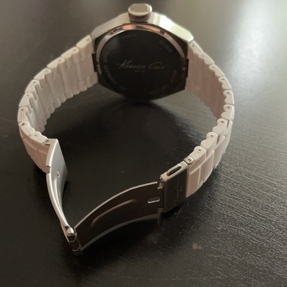 Kenneth Cole Men’s Watch - Picture 4 of 5